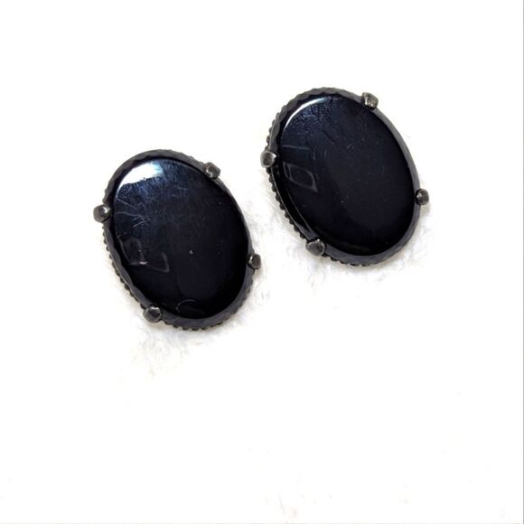 Vintage Large Oval Button Style Black Cabochon Clip Earrings - Picture 2 of 9